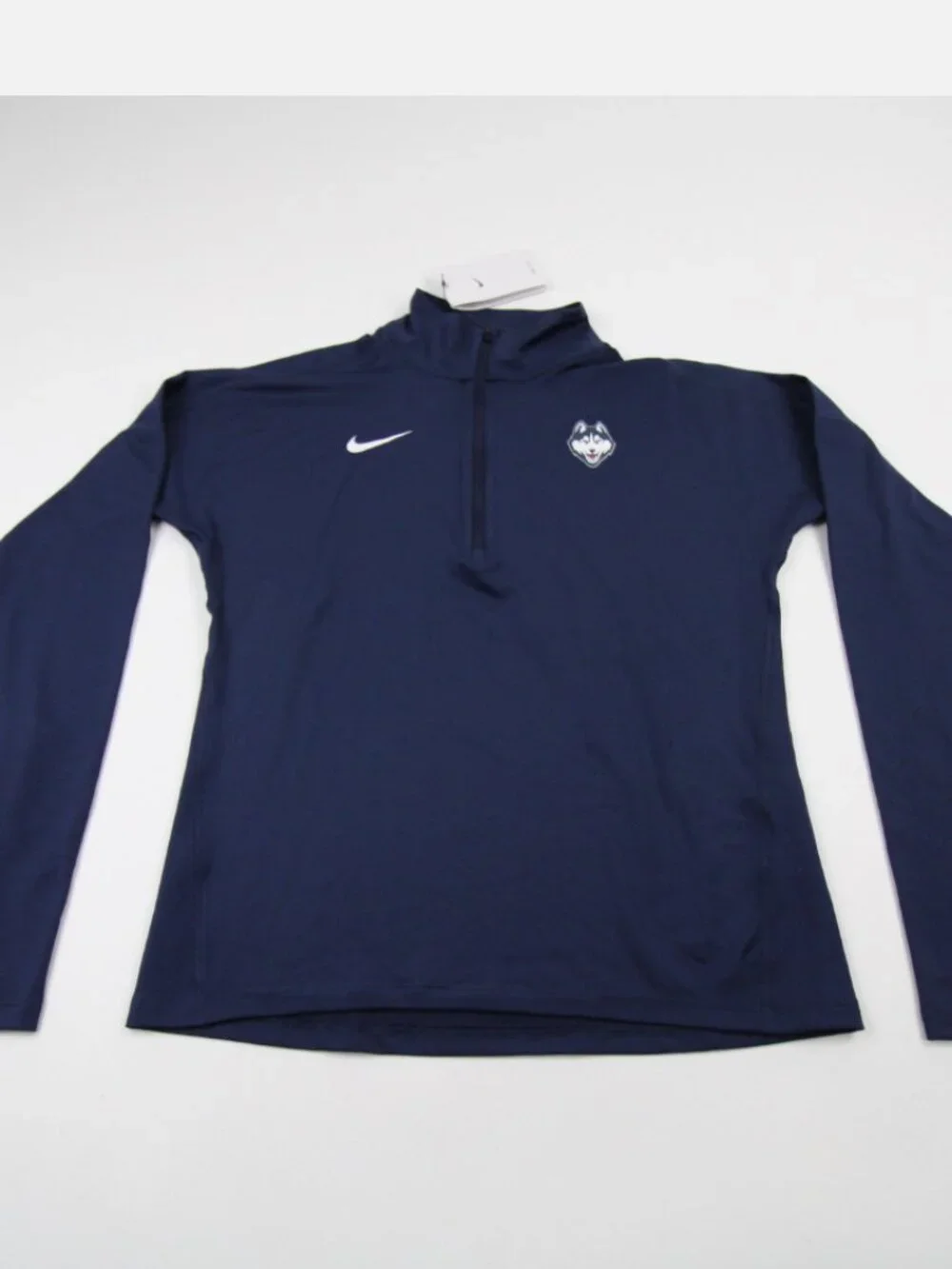 Women's NWT Nike Dri-Fit  UConn Huskies 1/4 Zip oullover